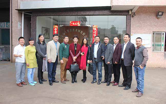 贏想力創(chuàng)品牌班廣東大鐵行合照